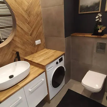 Modern Moldawska * وارسو